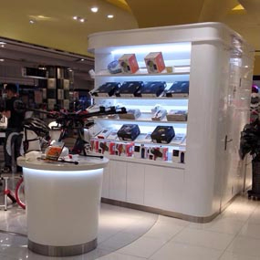 蘋果專賣店包柱